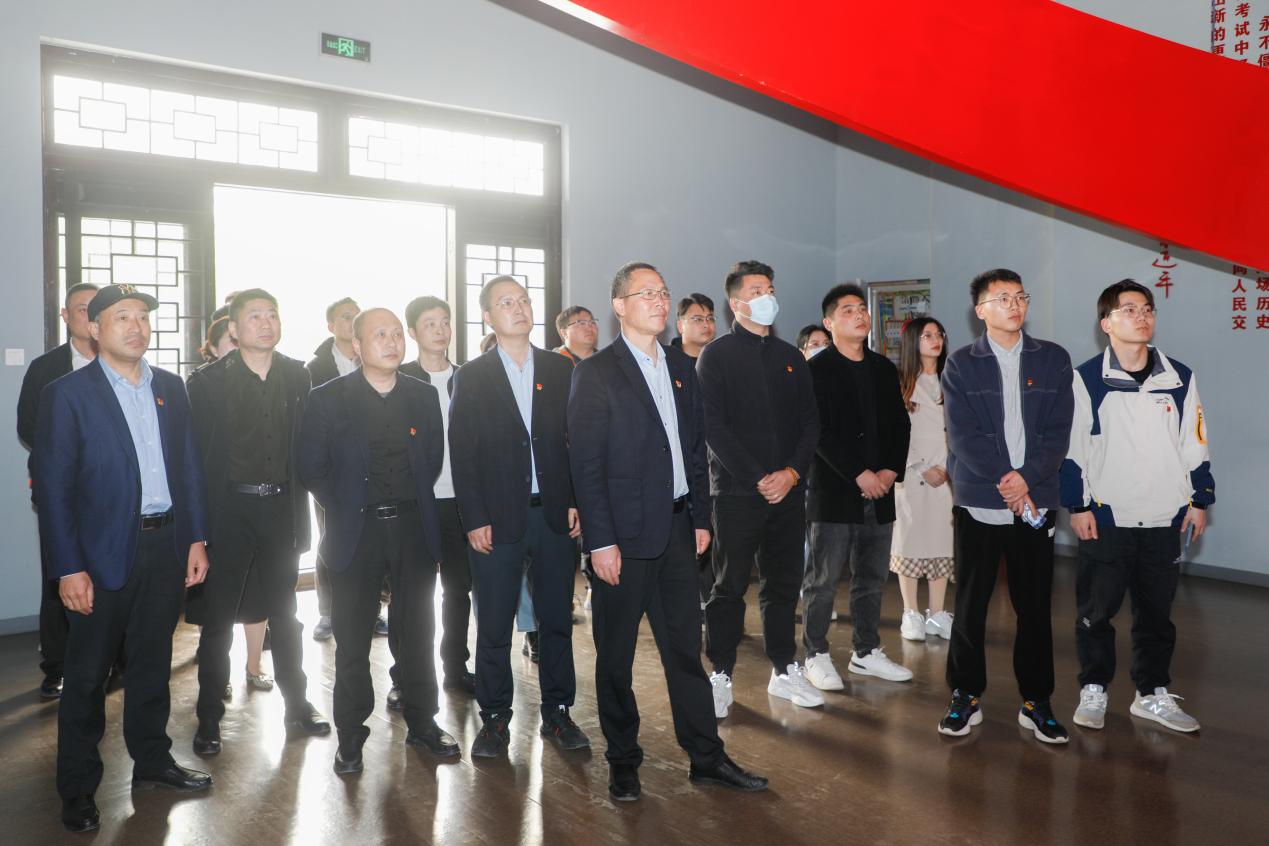 港產公司黨支部開展“緬懷革命先烈 傳承紅色基因”主題黨日活動1.jpg