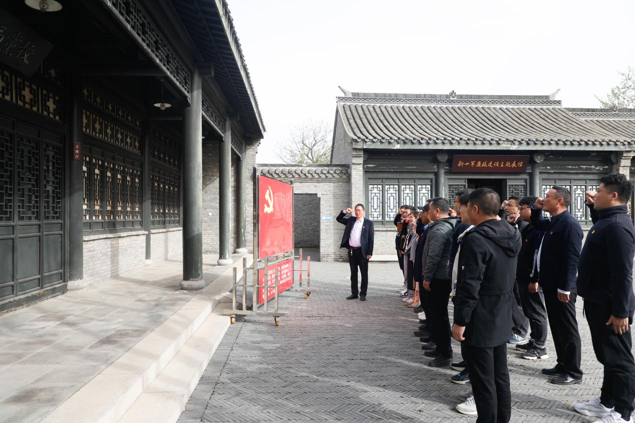 港產公司黨支部開展“緬懷革命先烈 傳承紅色基因”主題黨日活動5.jpg